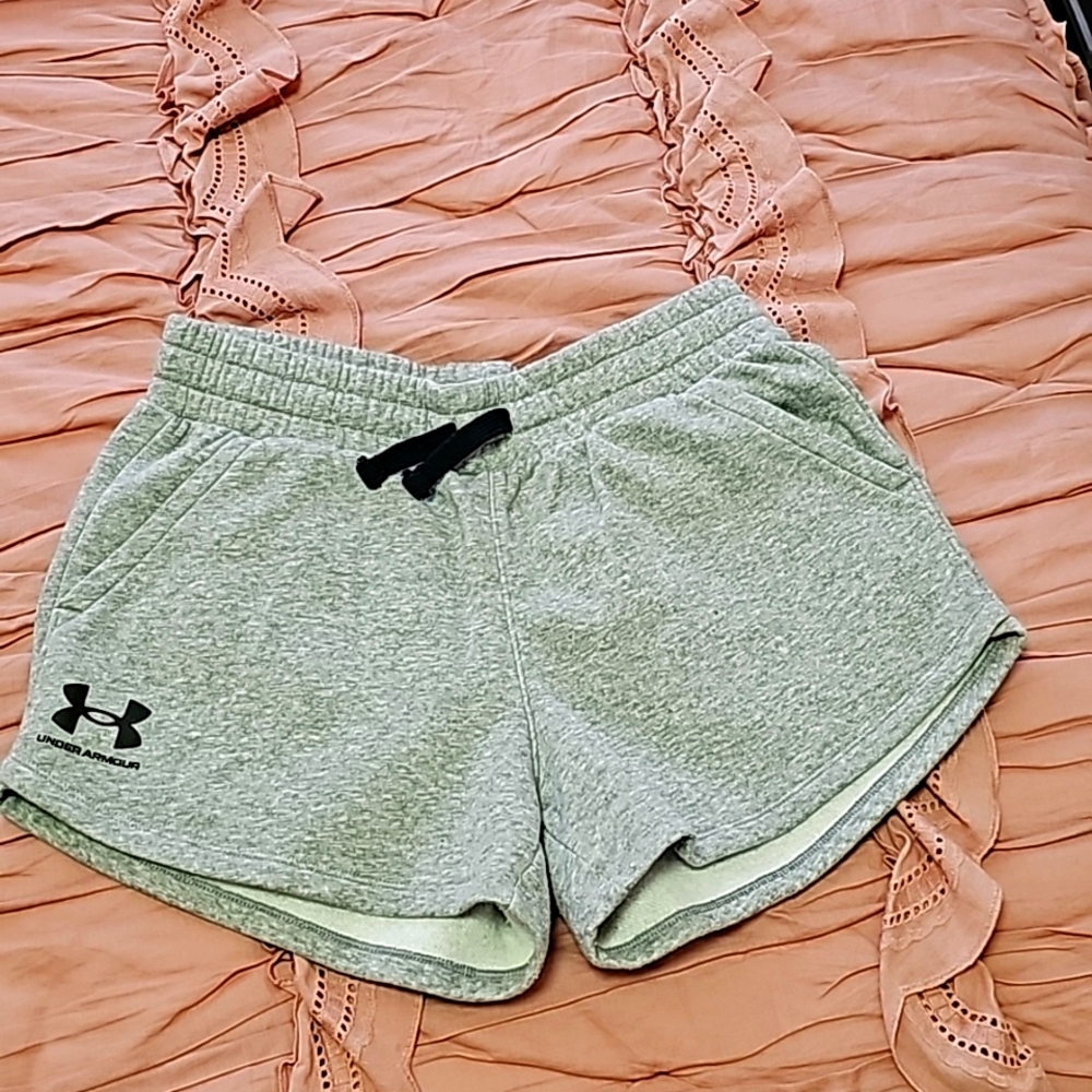 Under Armour gray fleece short, nwot